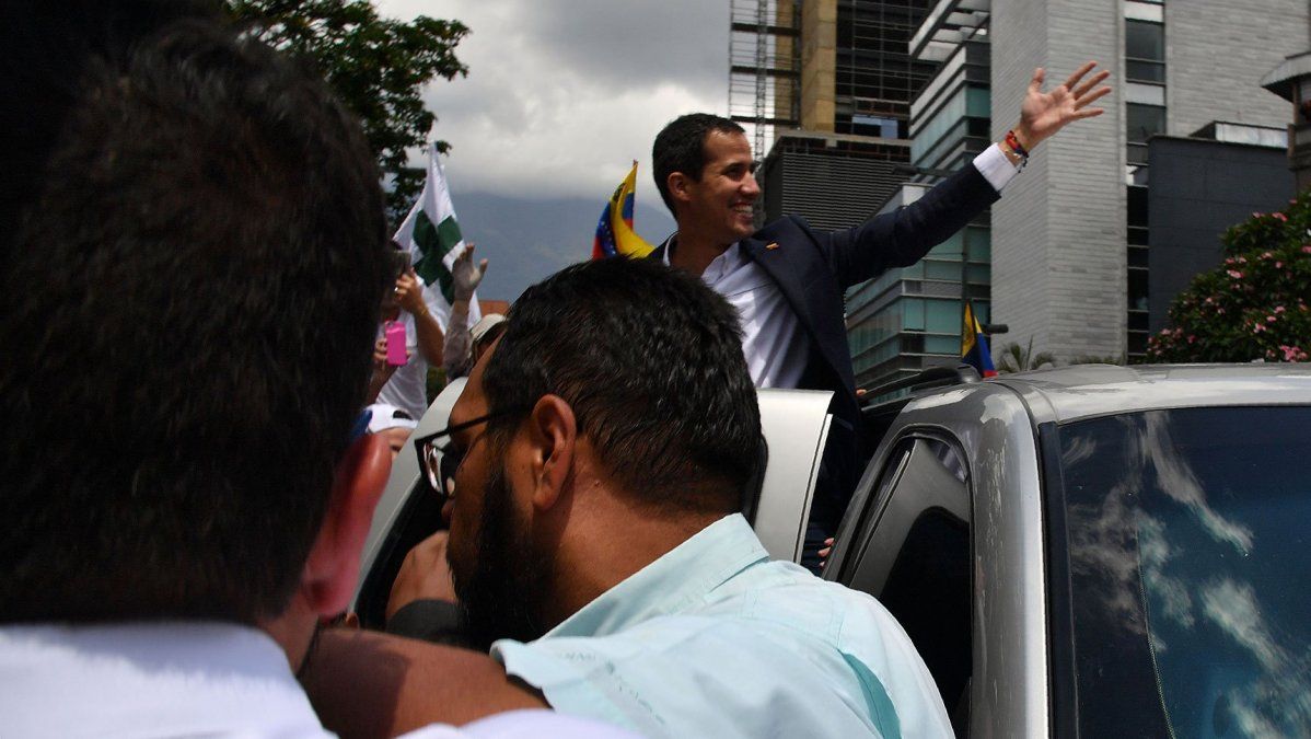 Guaidó evalúa hacer una gira por Europa para sumar presión contra Maduro
