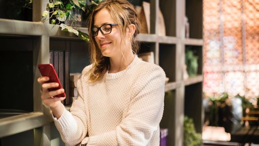 Qué significa tener el visto desactivado en WhatsApp, según la psicología