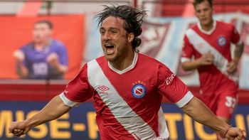 Racing, en caída libre: perdió 2-0 con Argentinos en La Paternal y profundiza su crisis