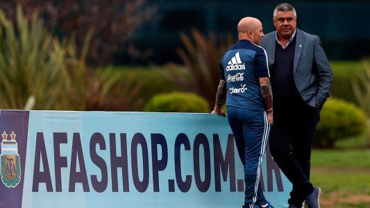 Sampaoli suma apoyo en el comité de AFA: Corresponde que siga