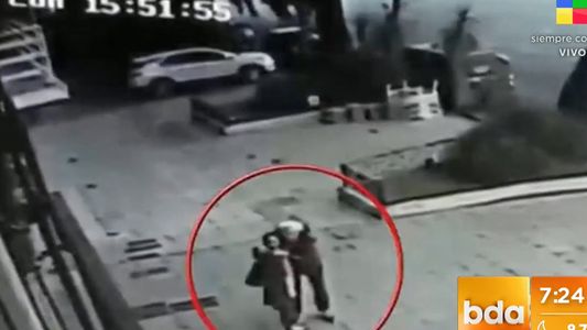 El video del accidente de Guillermo Coppola: se le cayó un tronco en la cabeza