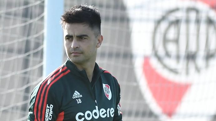 Operaron al Pity Martínez en España: cuánto demandará su recuperación en River