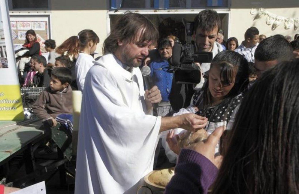 Curas villeros compararon el proyecto del aborto con los asesinatos en la Dictadura: No necesitamos más muertes