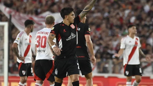 River perdió 2-0 con Estudiantes en el Monumental y se quedó sin invicto