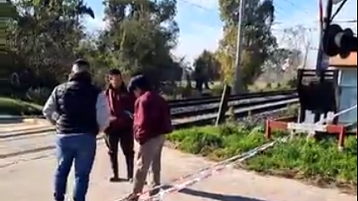 Un hombre mayor de edad fue hallado muerto en plena calle en la ciudad de La Plata.