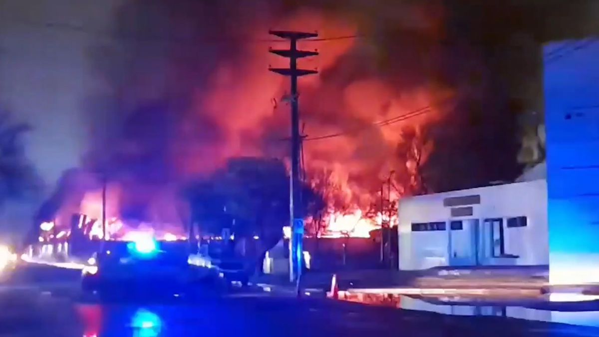 Explosiones y derrumbes: las impactantes imágenes del incend