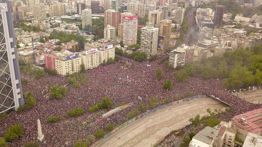 “La marcha más grande de Chile”: un millón de personas en las calles e incidentes en la desconcentración