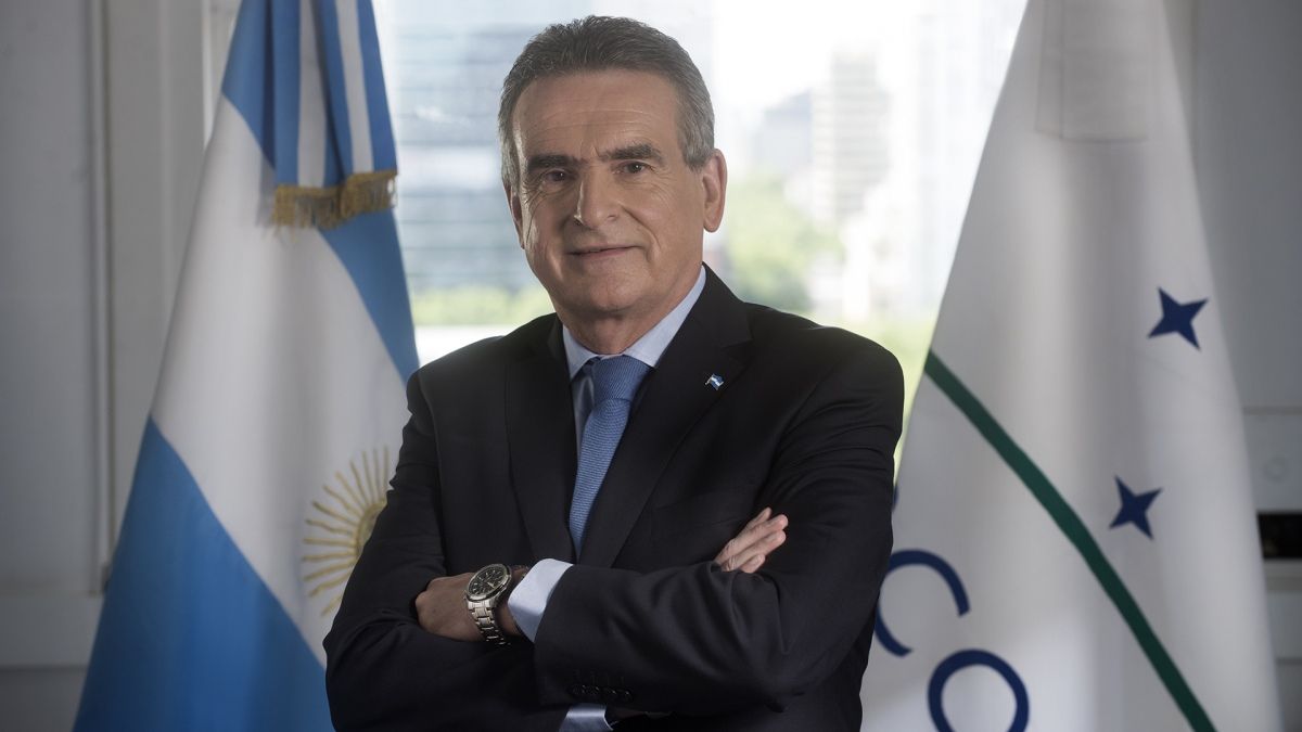 Agustín Rossi se reunió con Juan Manzur para coordinar el traspaso de la Jefatura de Gabinete. (Foto: Telam).