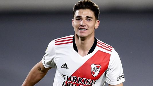 Julián Álvarez le hizo grandes regalos a la pensión de River