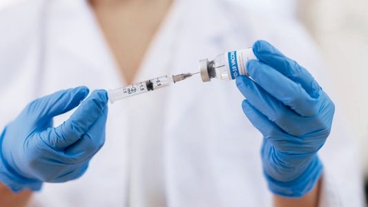 Vacunación contra el coronavirus: Argentina comenzará a aplicar la quinta dosis