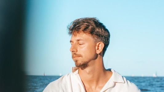 Matías Rebozov, el execonomista y coach que acompaña a personas vacías a conectar con su propósito de vida