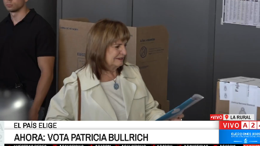 El blooper de Patricia Bullrich a la hora de votar: tuvo que volver a la urna