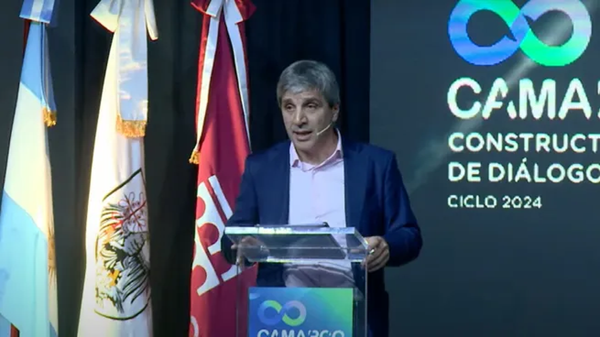 Luis Caputo en la Convención Anual de la Cámara Argentina de la Construcción. (Foto: Ámbito)