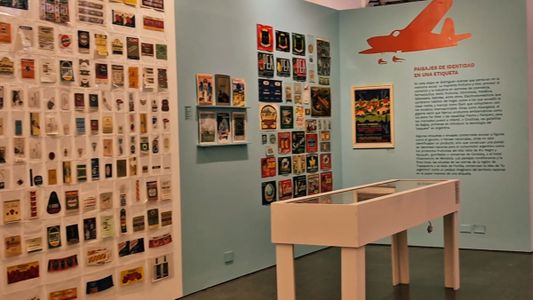 Marcas de lo cotidiano: un viaje a la historia gráfica en el Museo de la Ciudad