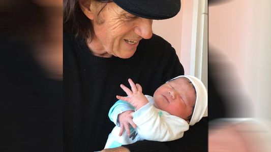 Momento único: Guillermo Vilas presentó a su primer hijo varón
