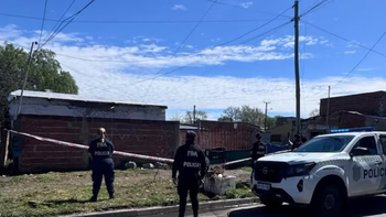 Estaba en el patio de su casa y su ex le disparó en el cuello: conmoción por Rocío Núñez
