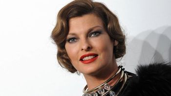 La célebre modelo Linda Evangelista reveló que quedó desfigurada tras un tratamiento estético