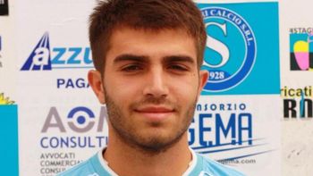 Conmoción en Italia: murió un futbolista en el partido homenaje de su hermano fallecido
