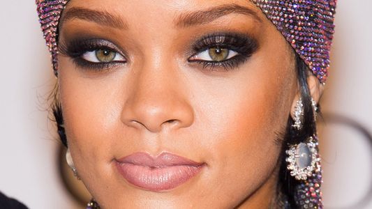 Rihanna se arrepiente de haber perdido su virginidad