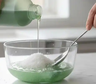 Cómo eliminar la grasa de la cocina: el INFALIBLE truco con 3 ingredientes que seguro tenés