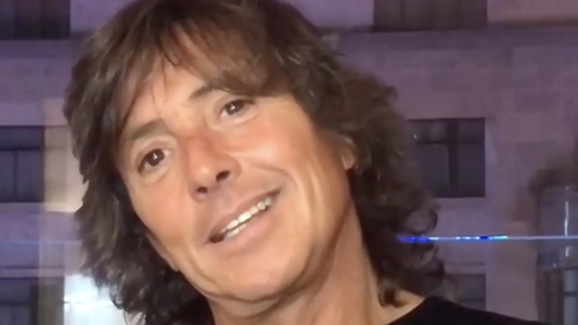 El secreto de Gustavo Bermúdez para conservar esa impecable cabellera