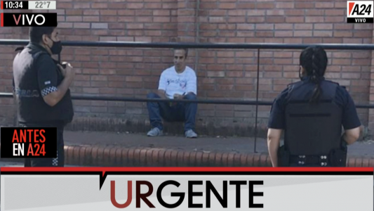Detuvieron a un hombre que amenazó con cortarse las venas frente a la Quinta de Olivos