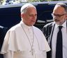 El Vaticano compartió la primera foto del papa León XIV tras ser operado: el nuevo parte médico