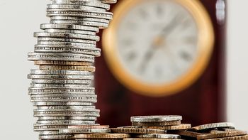Plazos fijos vs. Criptomonedas: cómo ganar más dinero a través del proceso de staking