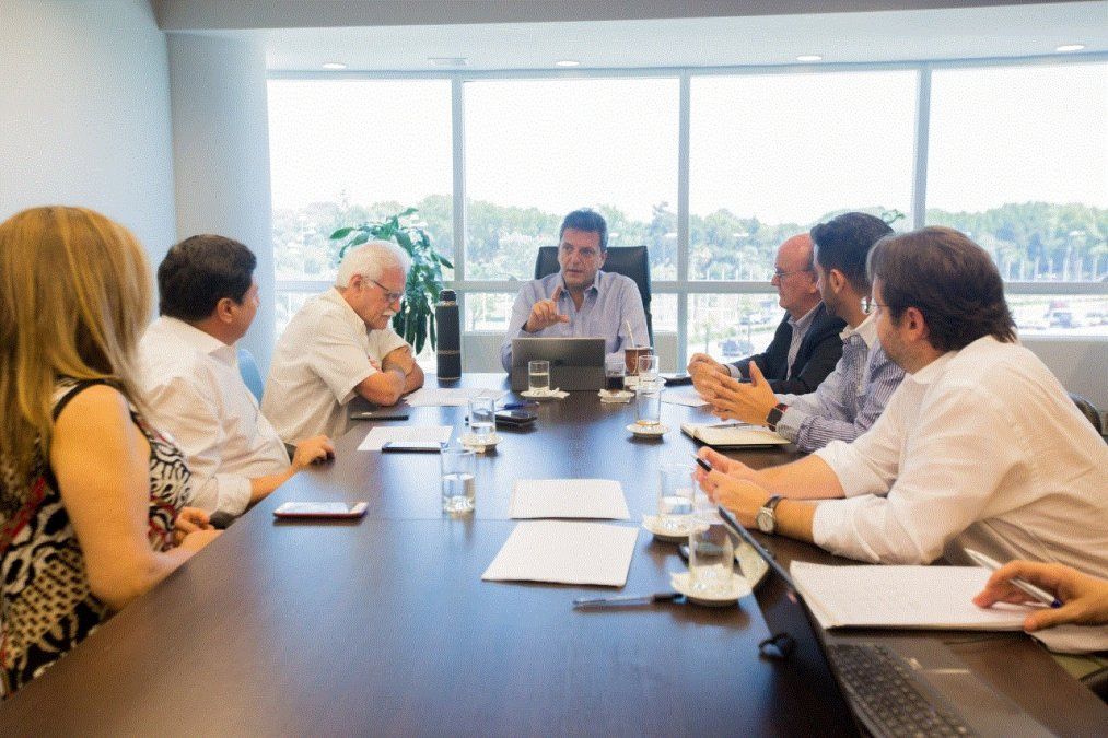 El massismo le respondió a Dujovne: Lo que no ayuda es pensar el presupuesto y las medidas mirando al Fondo y al mercado
