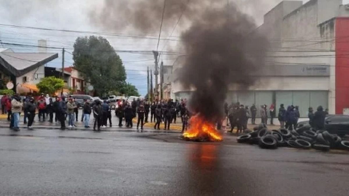 Sigue el conflicto policial en Misiones. Foto: gentileza Misiones Online.