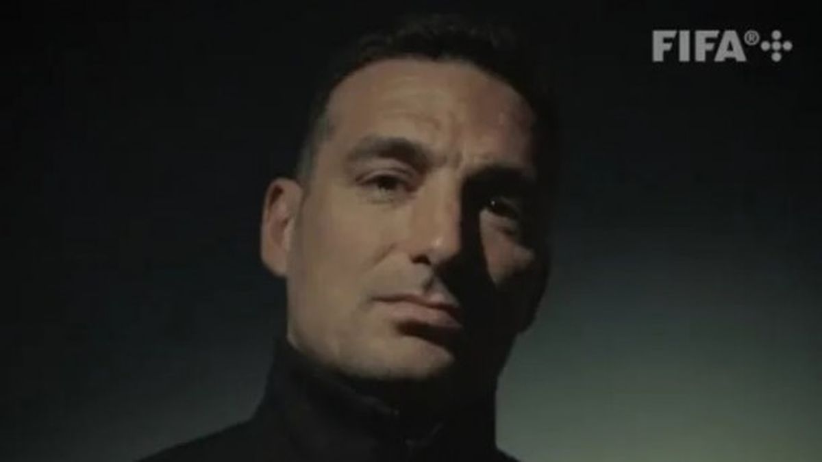 Scaloni brindó una Masterclass para explicar el éxito de cómo se le ganó a Francia la final del Mundial (Foto: Captura de FIFA).