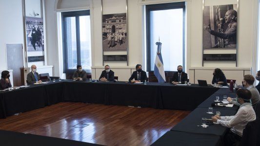 El Gobierno pagará en 3 cuotas los aguinaldos de estatales que superen los $80.000