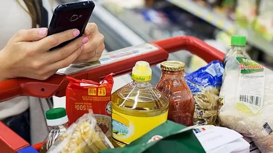 Cuánto necesitó una familia para no ser pobre en julio y cómo quedaron los salarios