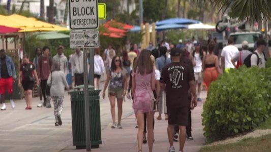 Miami levanta las restricciones impuestas por ola de Covid
