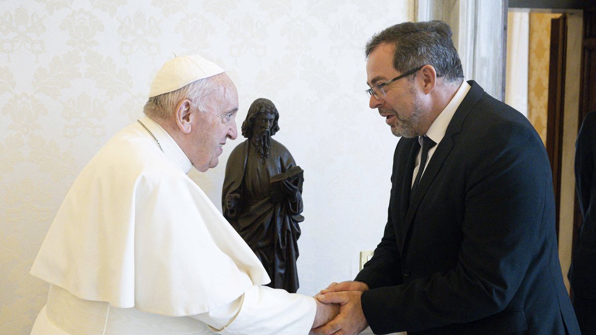 El papa Francisco se reunió este sábado con el embajador ucraniano ante el Vaticano