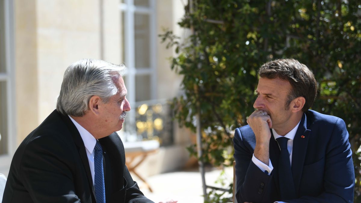 El presidente Alberto Fernández y su par de Francia, Emmanuel Macron en París (Foto: Telam).