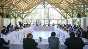 La fuerte arenga de Alberto Fernández a Máximo Kirchner y a intendentes en Olivos