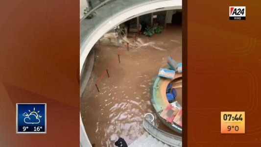 San Telmo quedó bajo el agua por la rotura de un caño maestro