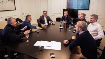 Macri recibió a los gobernadores radicales (y a Monzó) en un intento por “recomponer”