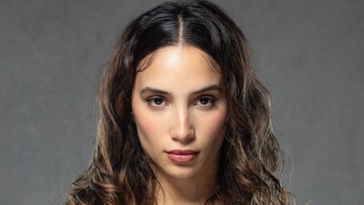 Melody Luz furiosa ante las críticas por no mostrar la cara de su hija Venezia: Los ovarios explotados