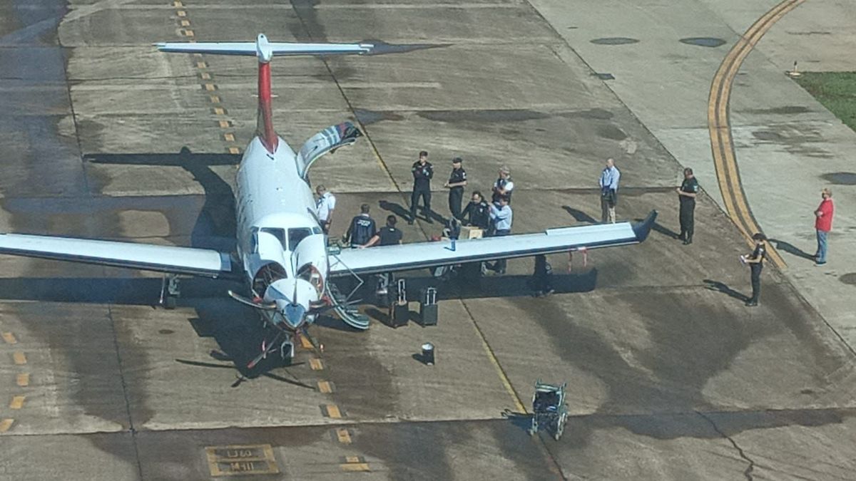 Desbarataron un avión privado que salía de Iguazú e intentaba transportar 500 mil dólares (Foto: @mauroszeta)