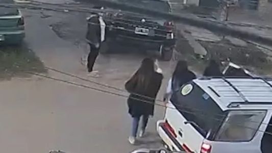 Tiene 12 años, salió a visitar a una amiga y apareció desmayada y herida: el video de la camioneta
