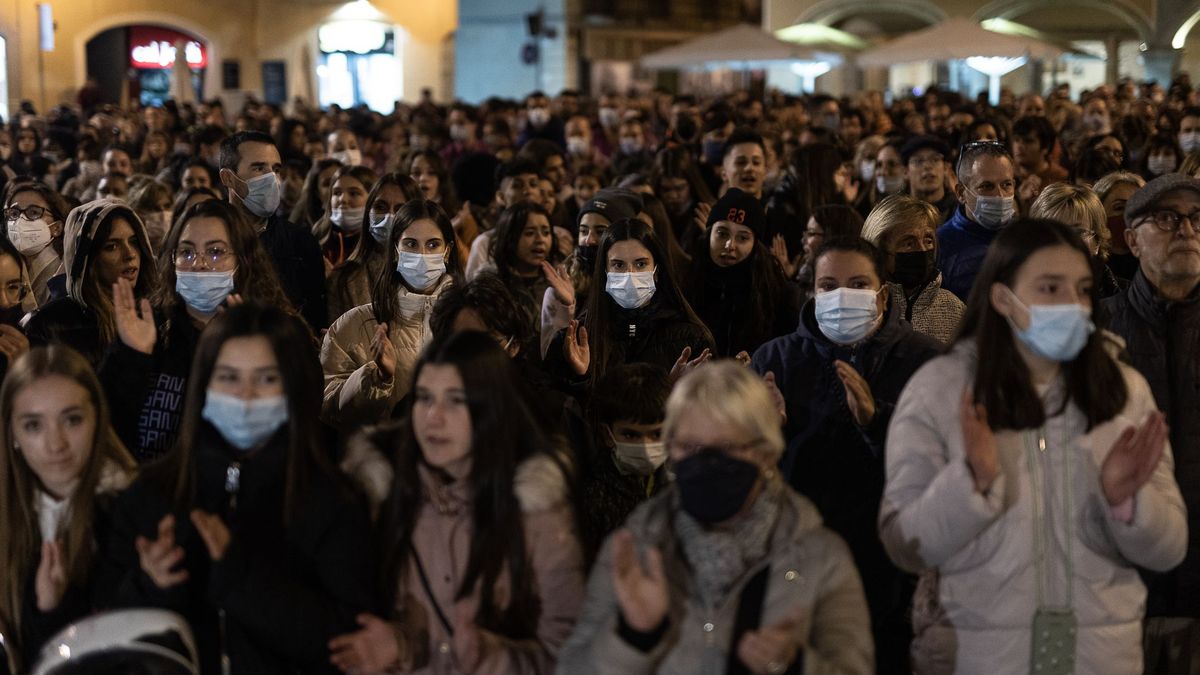 Cientos de personas exigen justicia por la violación de una menor en Barcelona