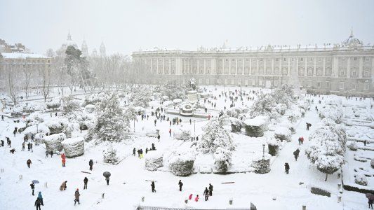 Al menos 8 muertos en Japón y 3 en España por fuertes nevadas