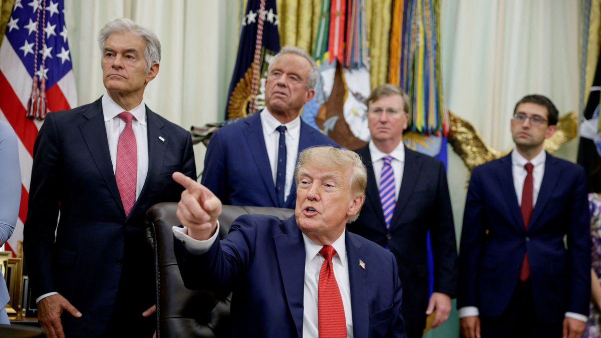 Donald Trump prohibió el acceso a la Casa Blanca a las cadenas televisivas CNN y MSNOW y al portal Politico. (Foto: Reuters)
