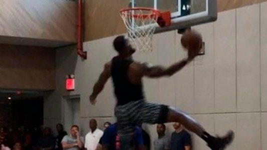 Asombró a todos: un picadito de basket con Lebron James