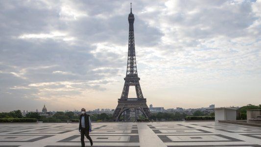 Francia decretó estado de emergencia y toque de queda desde el sábado ante el rebrote de coronavirus
