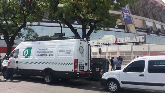 Allanaron al estadio Monumental por el exceso de público en el superclásico