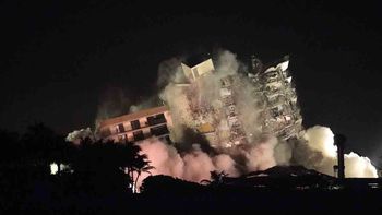 La mayor parte del edificio Champlain Towers South, de 12 pisos, se derrumbó en las primeras horas del 24 de junio. La mayor parte del edificio Champlain Towers South, de 12 pisos, se derrumbó en las primeras horas del 24 de junio.