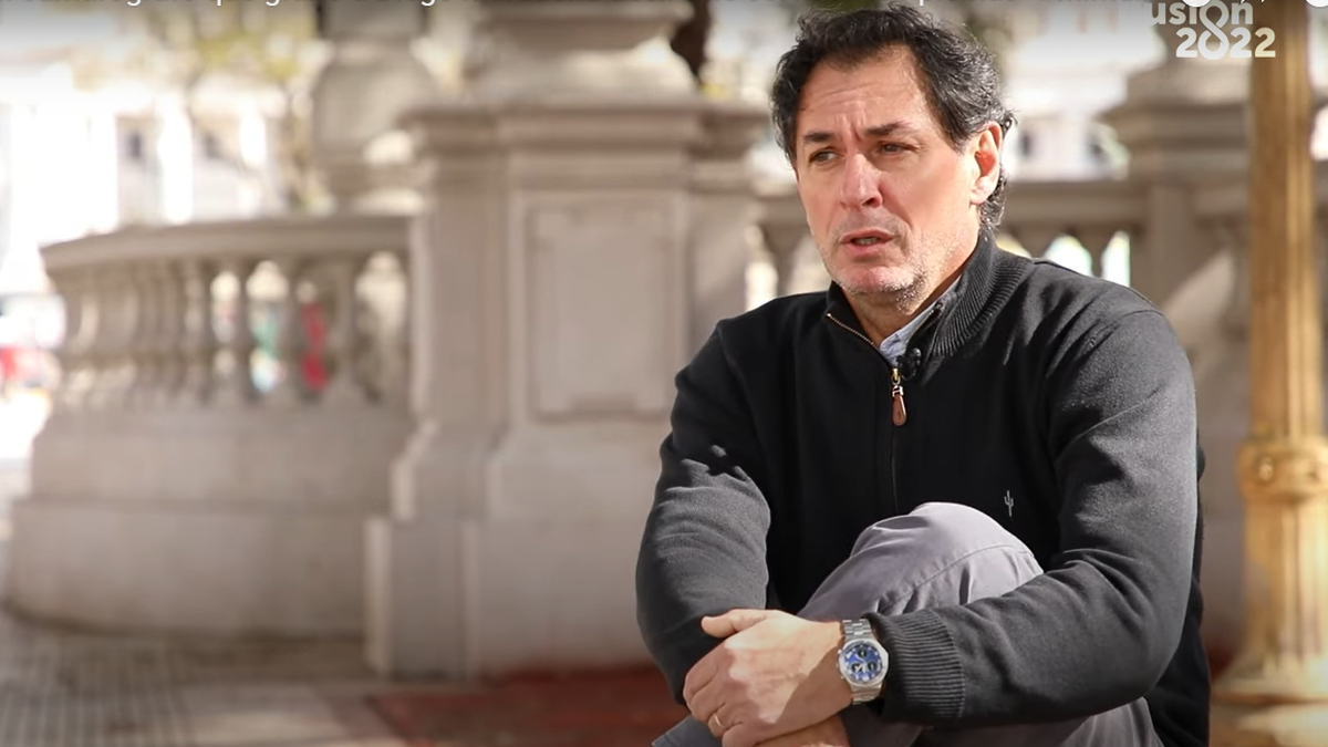 Gustavo Rodero siempre soñó con ser camarógrafo y fue el hombre que registró uno de los momentos más tristes en la vida de Maradona. (Foto: Captura A24)